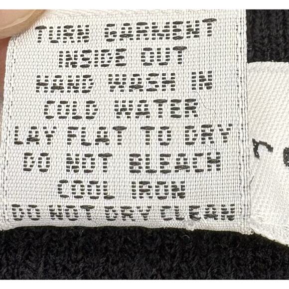 Croft & Barrow Black SNOWMAN PRINT CHRISTMAS VEST Cardigan SIZE Medium RN 73277 - Picture 6 of 6